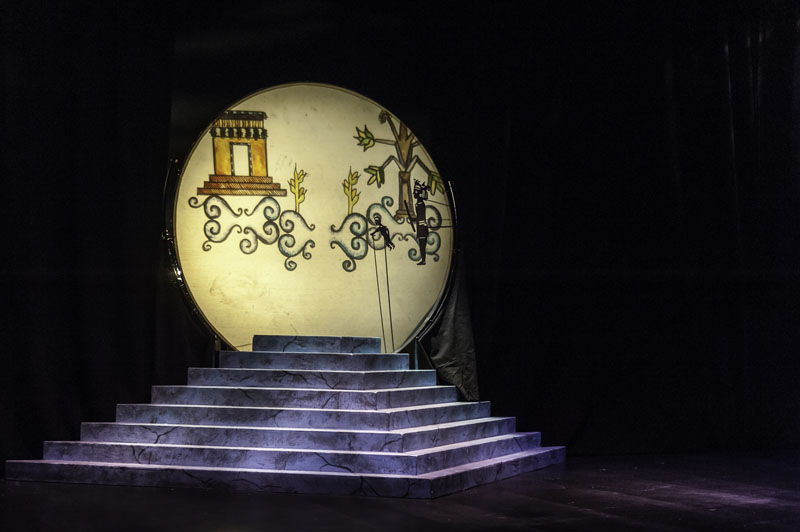 Fabulas Mayas photo by Lonnie Dale Tague